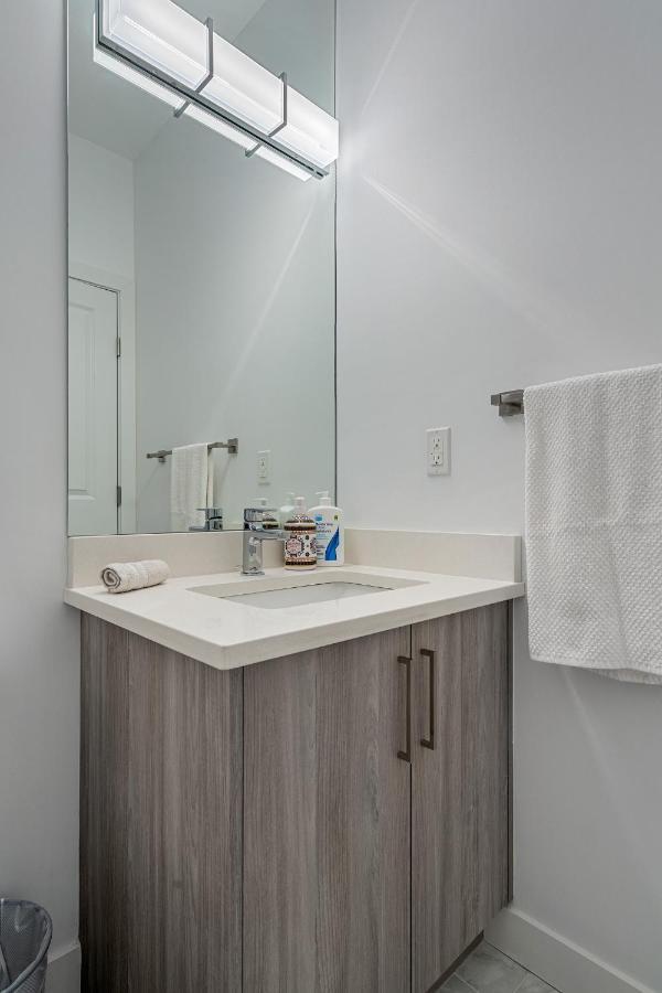 Luxury Spacious Private House Near City Centre YYC 외부 사진