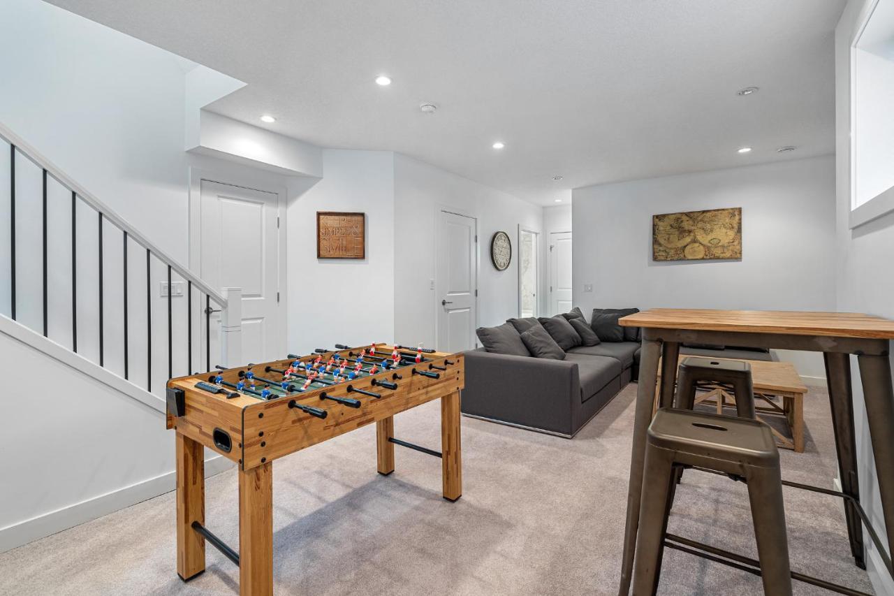 Luxury Spacious Private House Near City Centre YYC 외부 사진