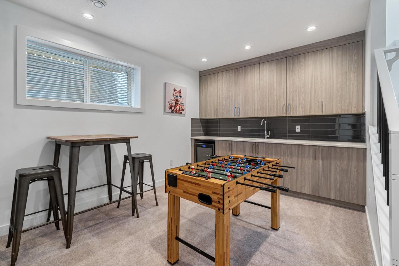 Luxury Spacious Private House Near City Centre YYC 외부 사진