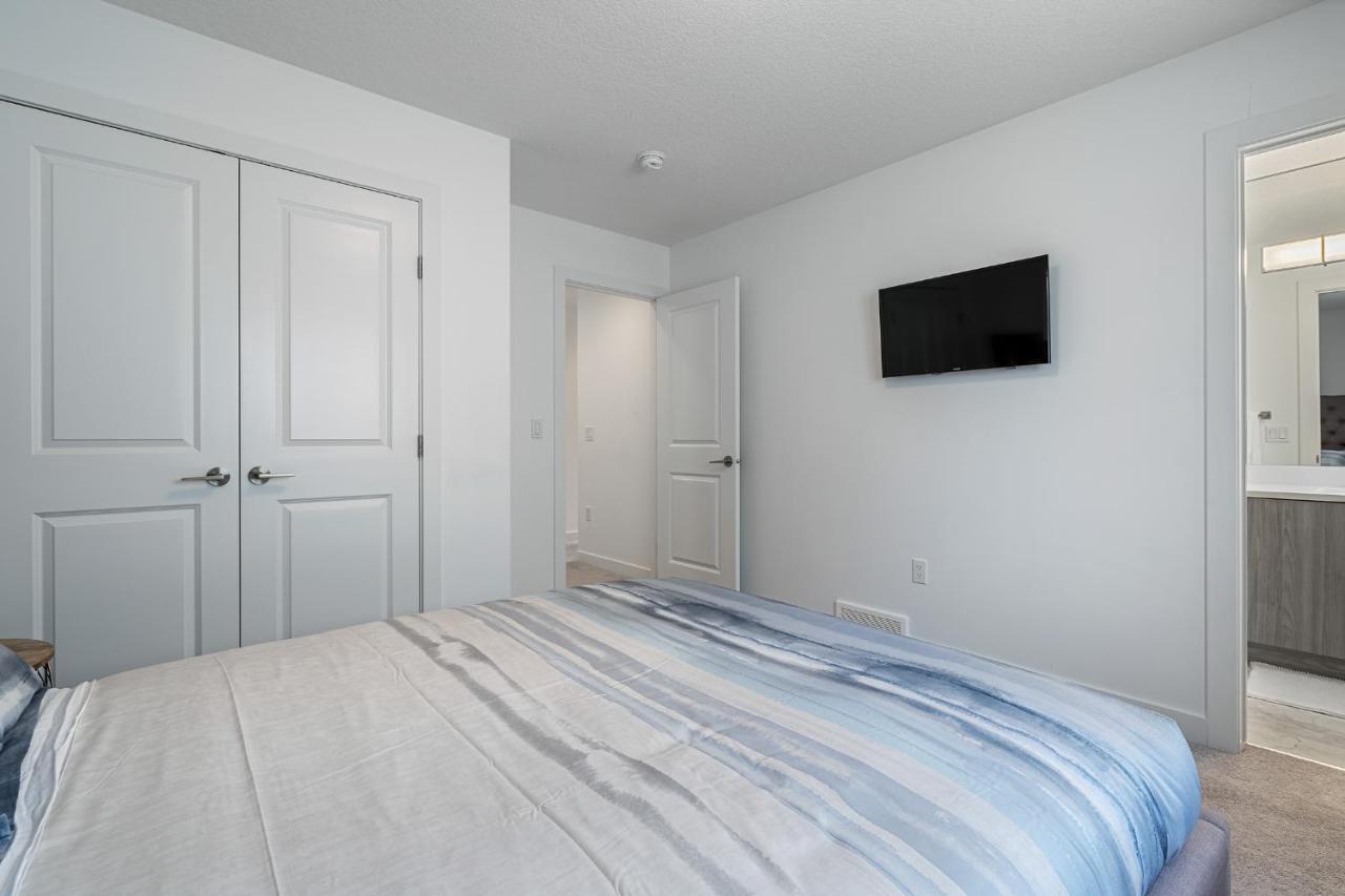 Luxury Spacious Private House Near City Centre YYC 외부 사진