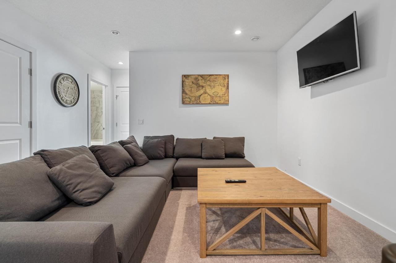 Luxury Spacious Private House Near City Centre YYC 외부 사진