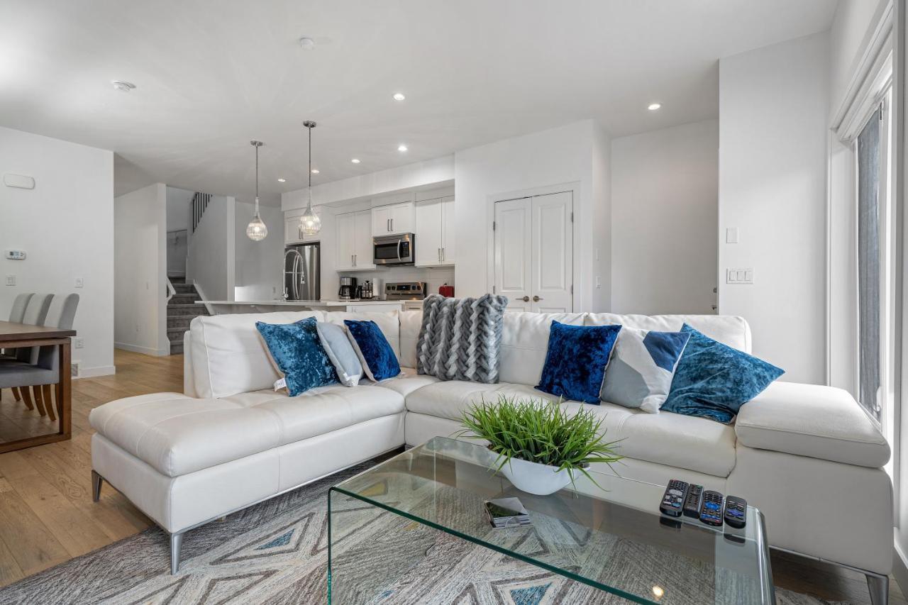 Luxury Spacious Private House Near City Centre YYC 외부 사진