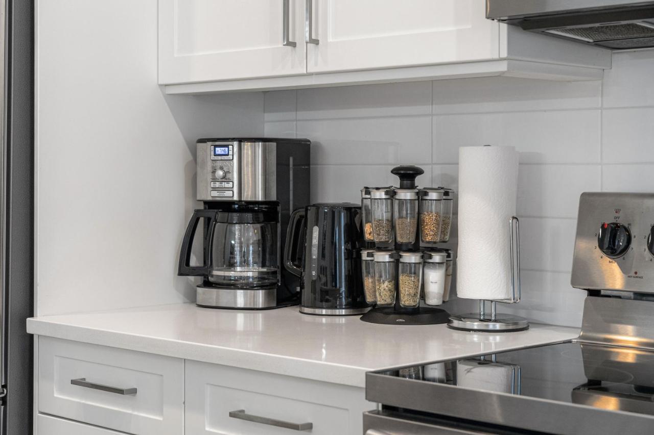 Luxury Spacious Private House Near City Centre YYC 외부 사진
